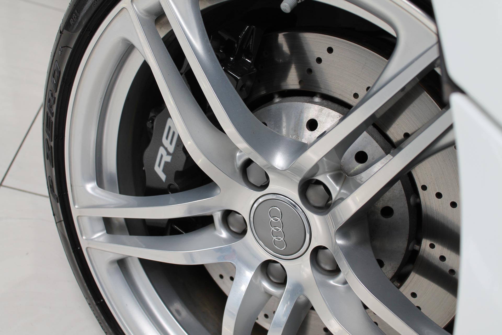 Audi R8 Alloy